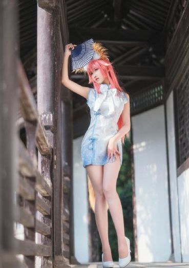 女大学生的沙龙室免费_蓝光免费播放