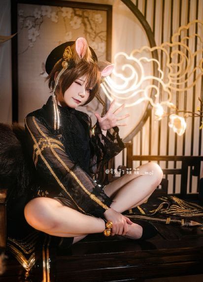 年轻的女老师在线_4K在线播放观看