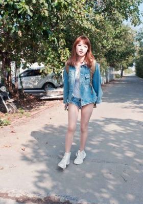 情欲电车蓝衣女_BD天堂在线