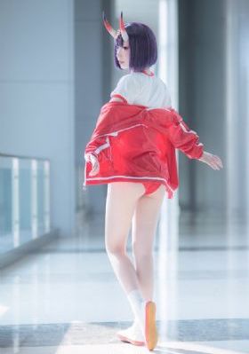 三个美妇跪着用嘴伺候高h_BD国语超清在线观看